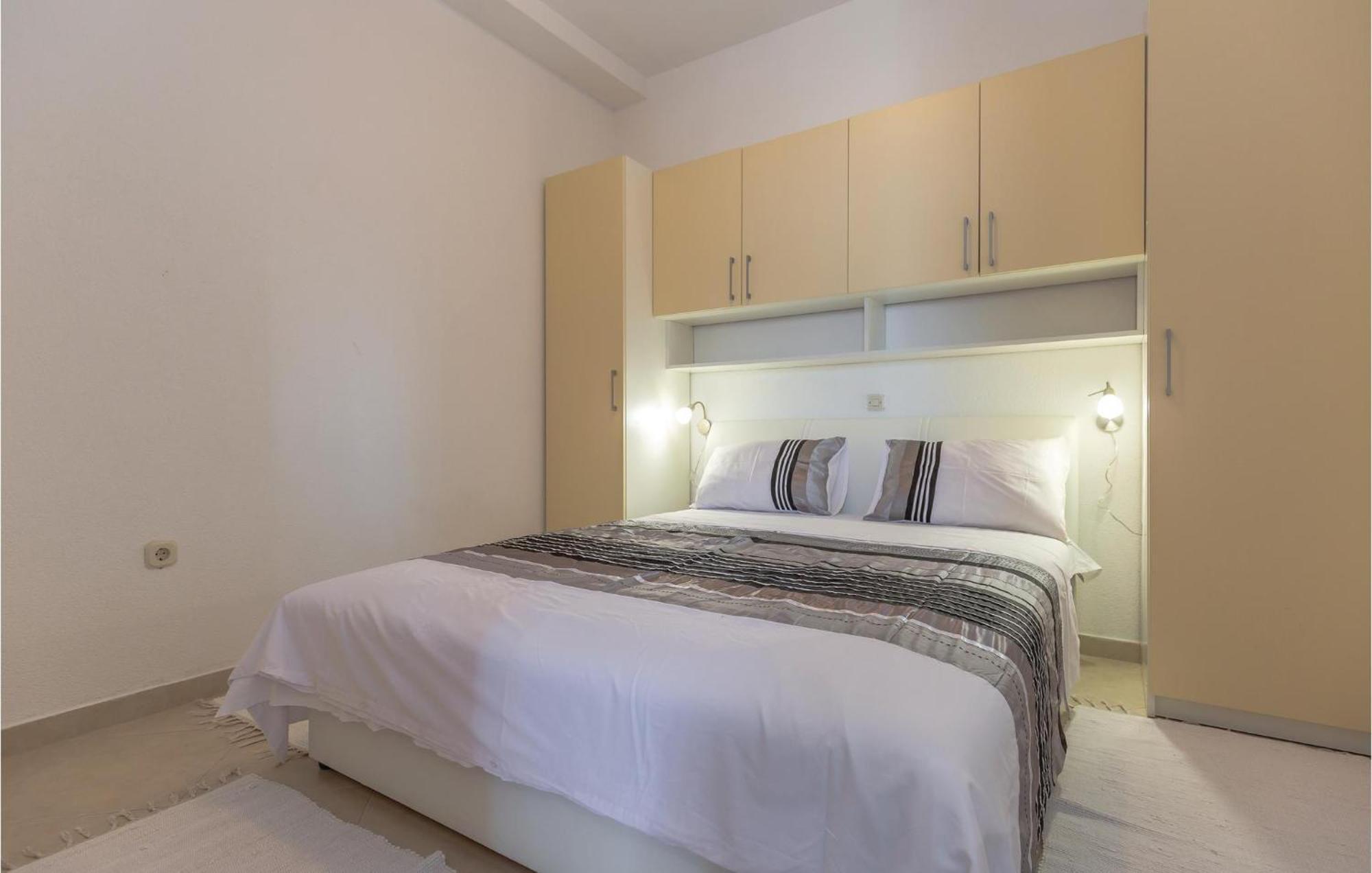 Awesome Home In Podgora With Kitchen Luaran gambar