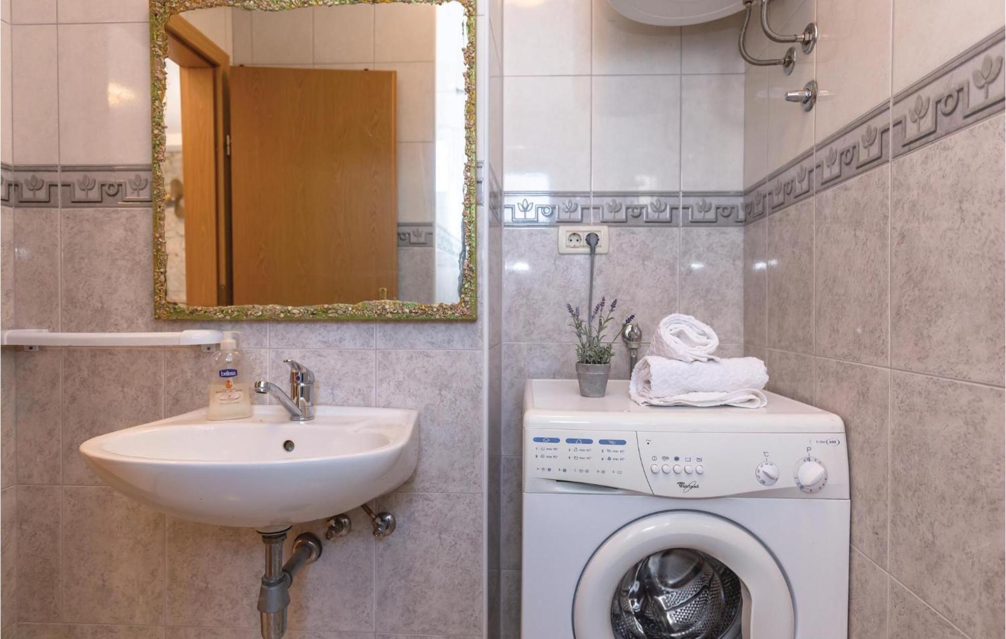 Awesome Home In Podgora With Kitchen Luaran gambar